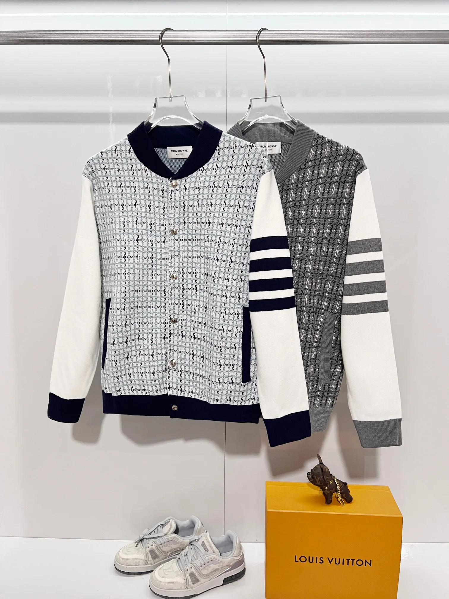 Thom Browne ➡️ TBClassic Classic Quality⚠️ ， ， ， ， ❗️❗️ ， ！ TBSeries ， ， ！ :Gray.Light Green . Size:M L XL XXL